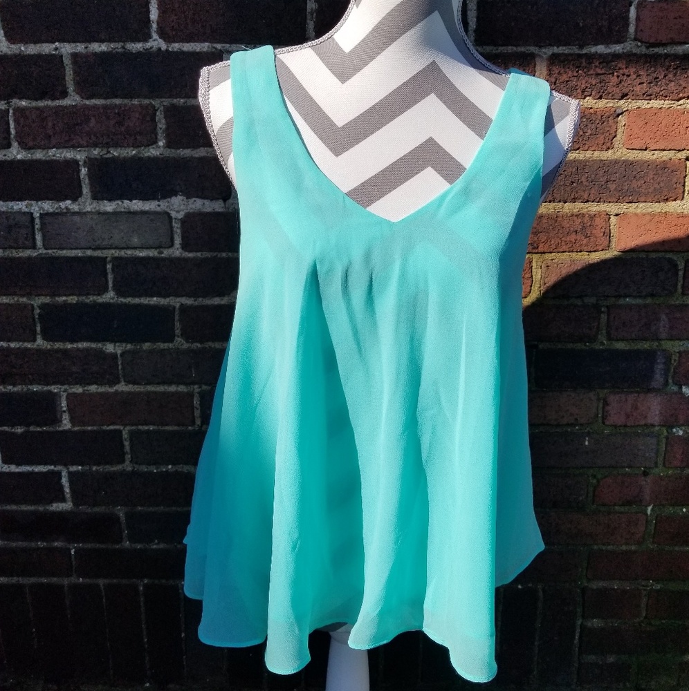 Flowy aqua tank